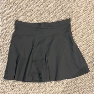 Lija gray skirt size 10, zipper & pocket detail